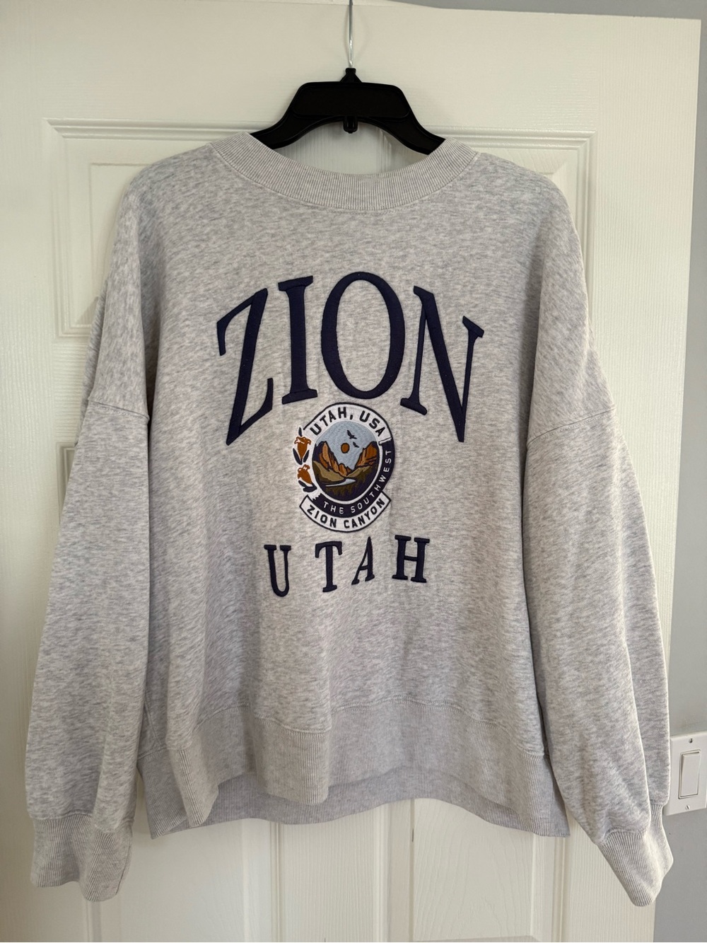 Abercrombie & Fitch Parks Classic Sunday Crew Sweatshirt Zion Utah Women Size XL